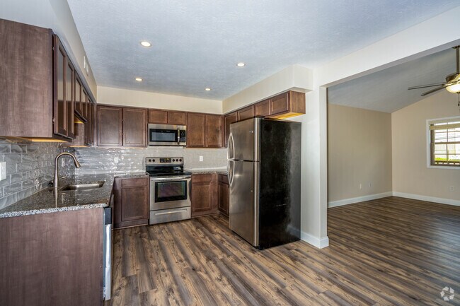 2BR, 2BA - 1,100SF - Kitchen