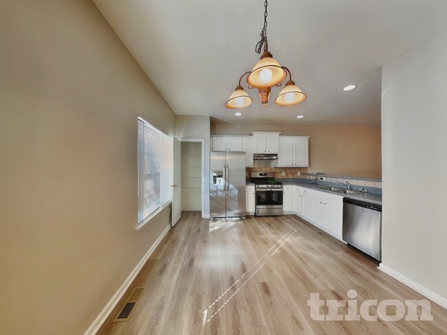 Photo - 728 Celeste Ln