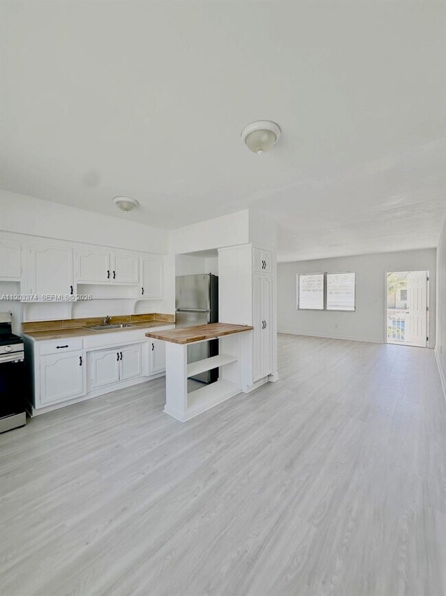 Photo - 1955 Normandy Dr Unit 6