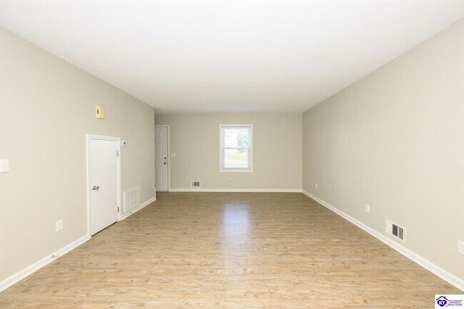 Photo - 173 Creekvale Dr