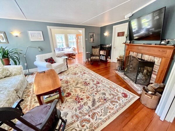 2 Paddock Cir