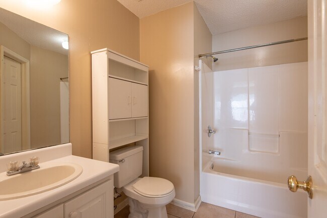 654-656 Center Pl