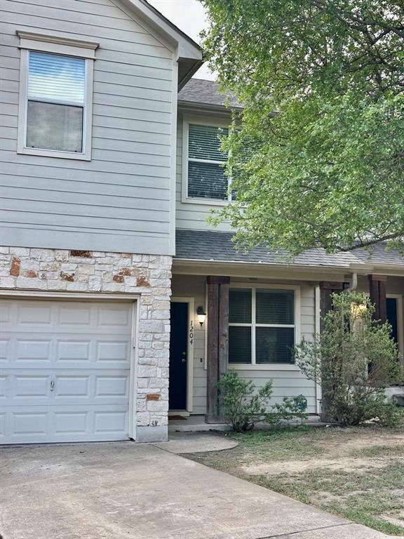 Building Photo - 512 Eberhart Ln