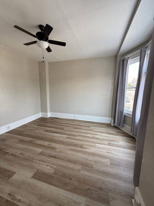 720-722 W Granite