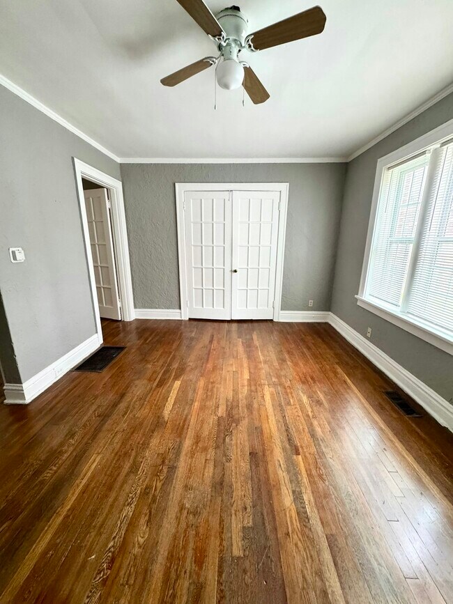 Photo - 4223 Ellenwood Ave Unit 102