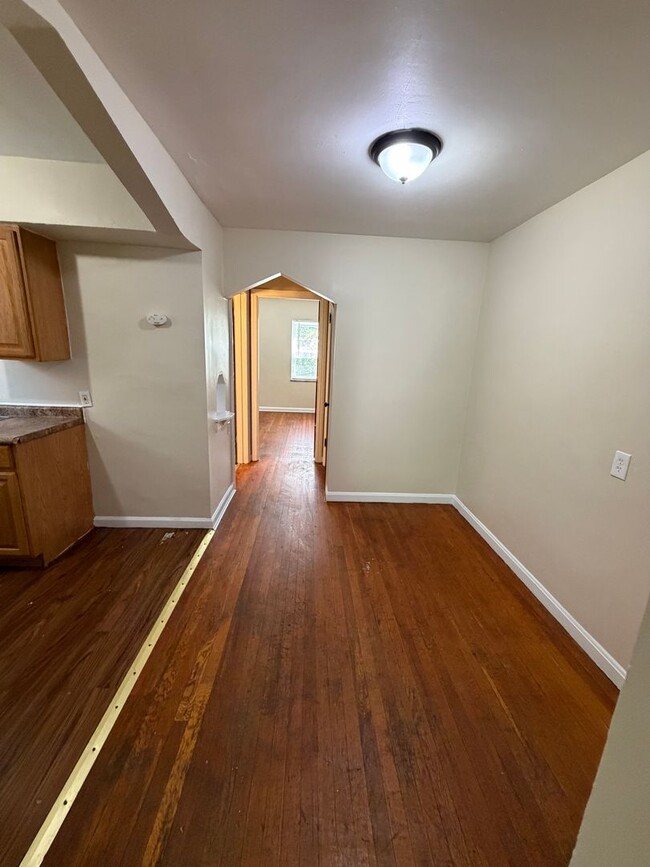 Photo - 5016 Newfield Ave Unit Apt 2