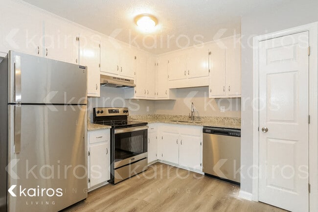 Photo - 415 Deer Park Dr