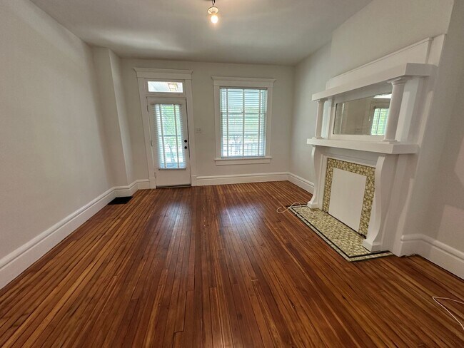 Photo - W 8th 417-419 NCR Unidad 419