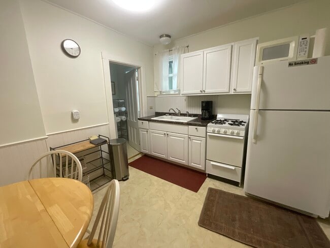 133 Nelson Ave Unidad 1 Upstairs Front