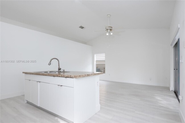 Photo - 1901 SW 129th Terrace