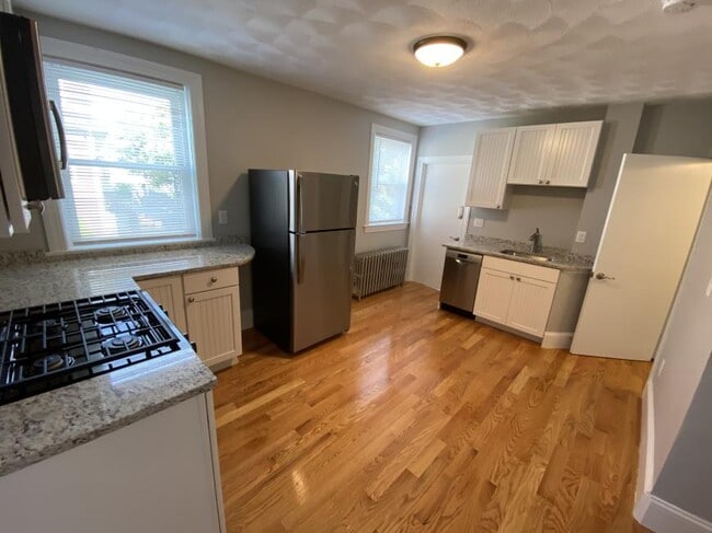 Building Photo - 2.0 bedroom in Somerville Massachusetts 02140 Unit UA Rental