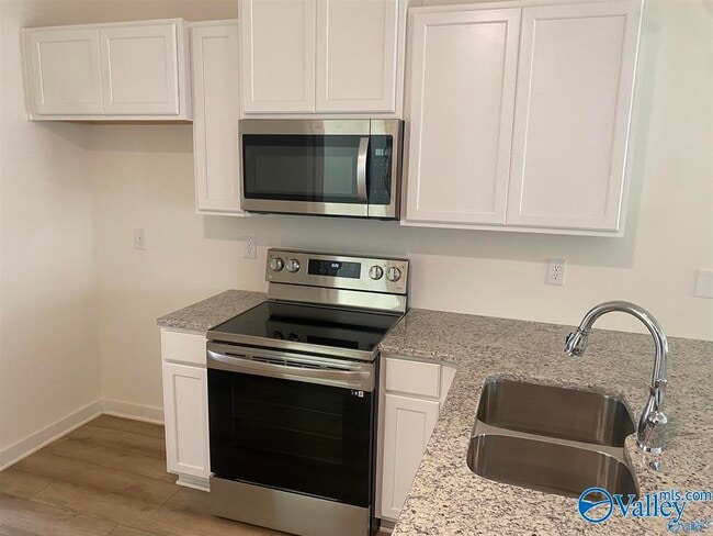 Photo - 425 Falls Pointe