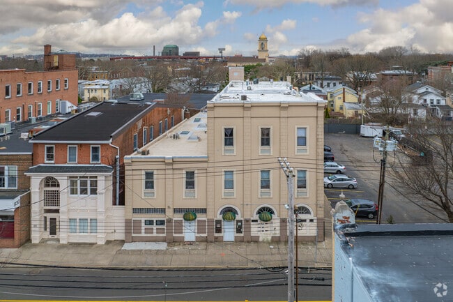 Photo - 850 Grand Ave