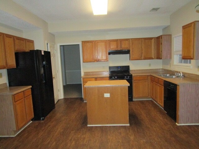 Photo - 1851 Green Oak Cir