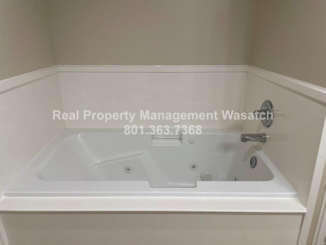 Photo - Come See this Charming 2 BED 2 BATH CONDO in Bountiful Ut! Unidad #101