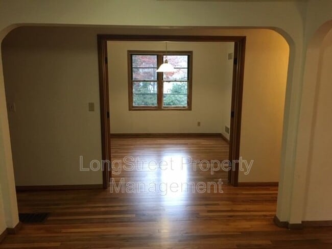 Photo - 905 NW 33rd St