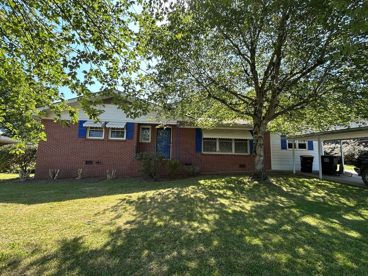 Photo - 2703 Lakeridge Cir NW Unidad 109 Chief Vann Dr