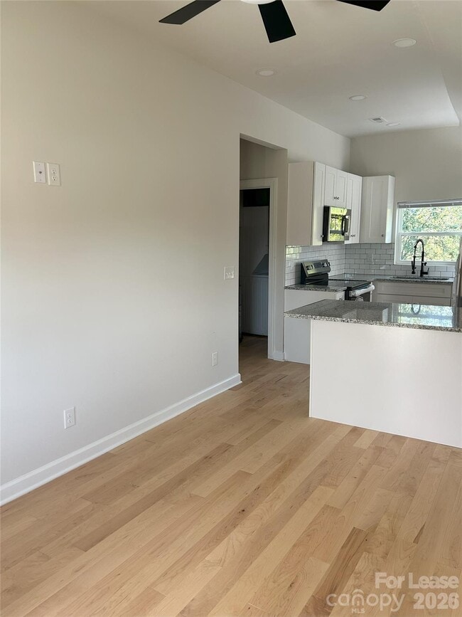 Photo - 303 S Main St