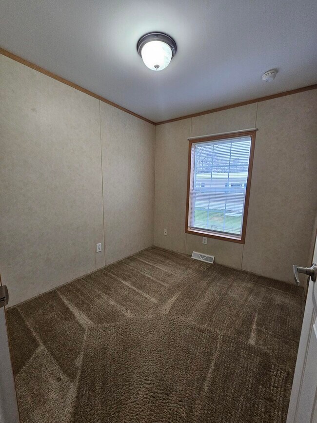 Photo - 28 Hillside Ln