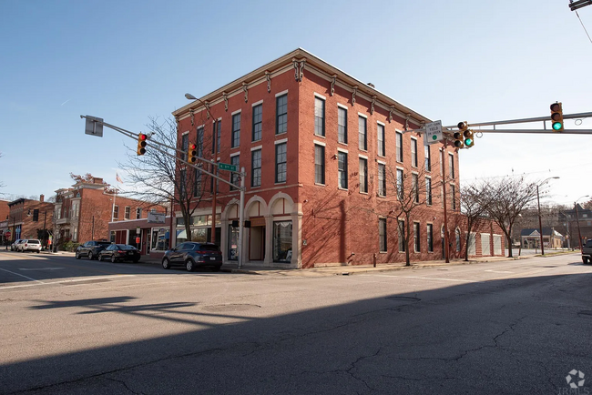 Building Photo - 903 Main St Unit H Rental