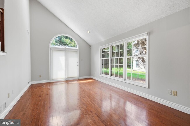 Photo - 7 Walton Ct