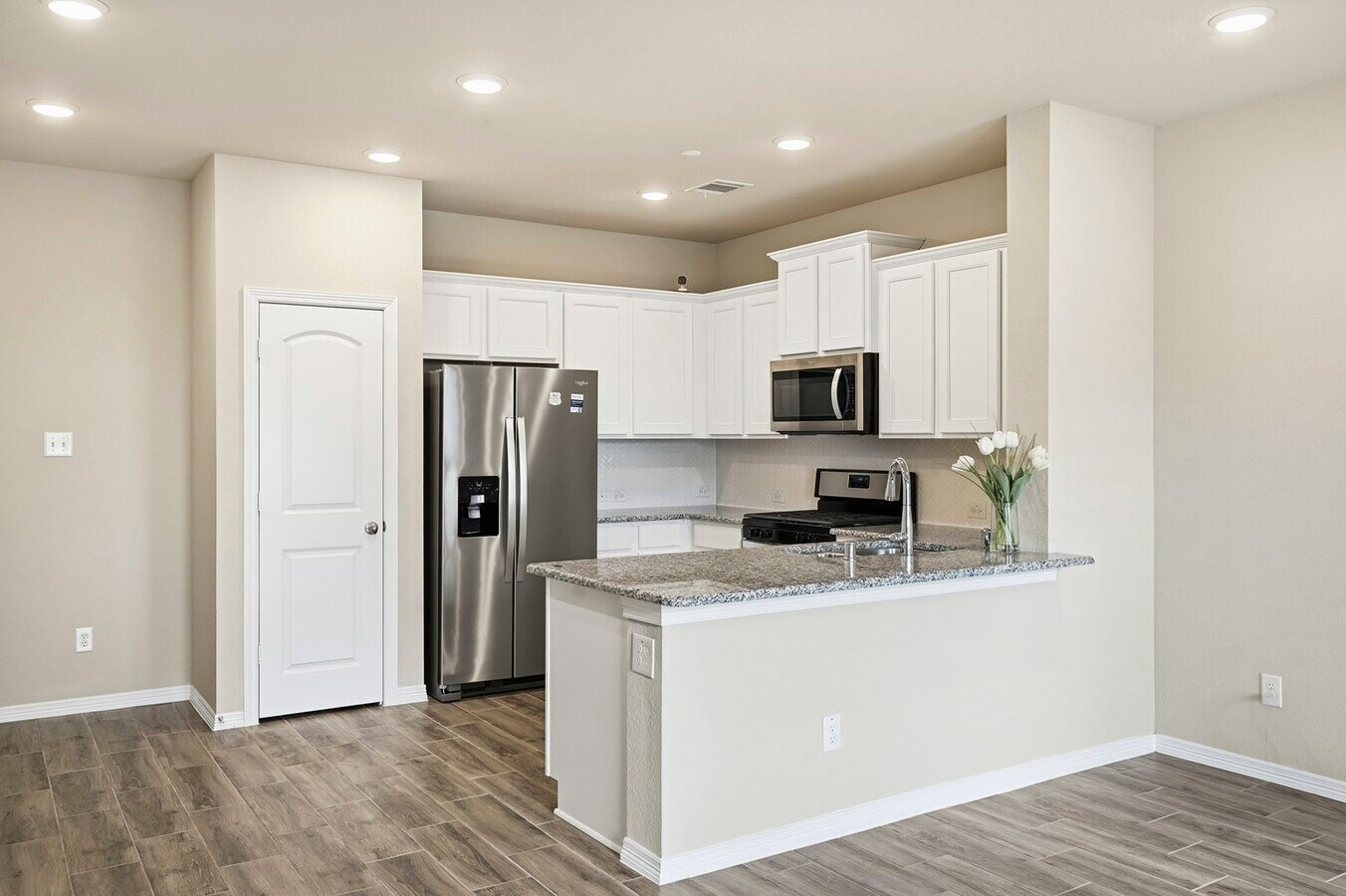 Photo - 8038 Scanlan Trce