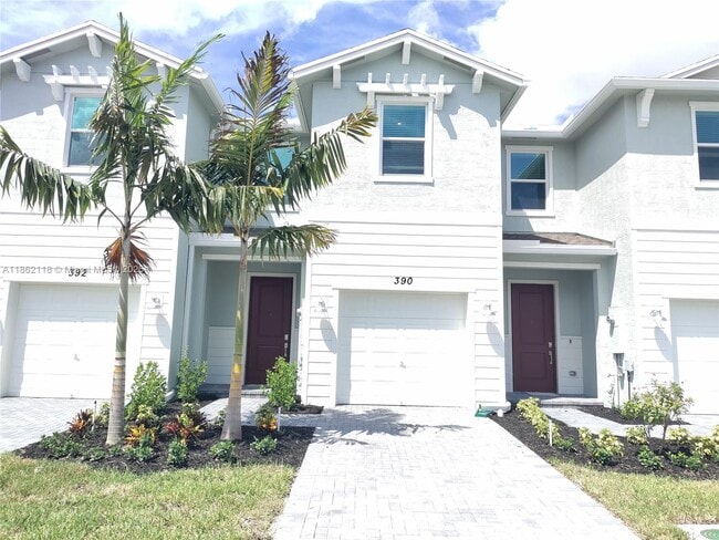 Photo - 390 SE Crossoak Ln Townhome