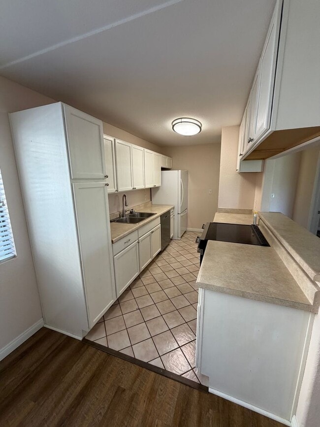 Photo - 12722 Lakeshore Dr Unit A