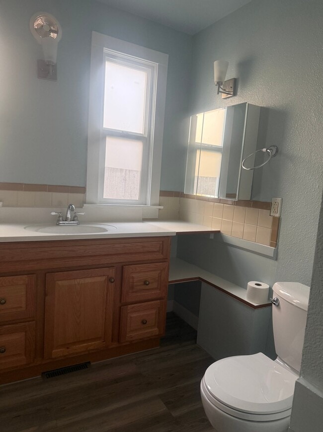 Photo - 1309 E 20th St Unit C