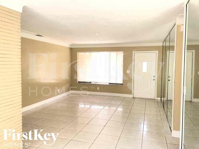 Photo - 2840 SW 2nd Ct