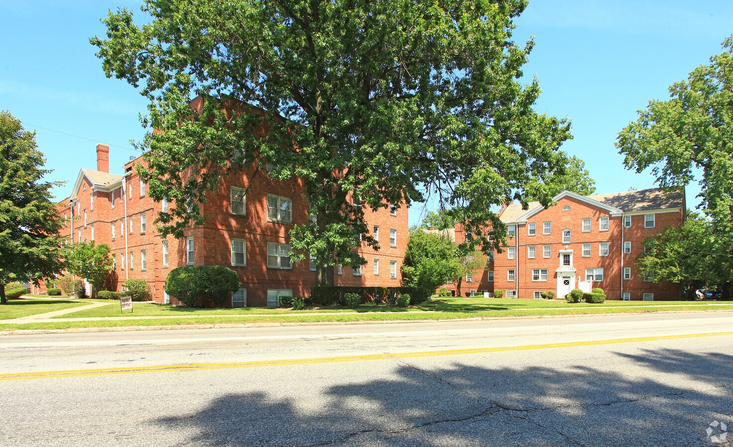 Noble-Quilliams Apartments - Noble-Quilliams Apartments