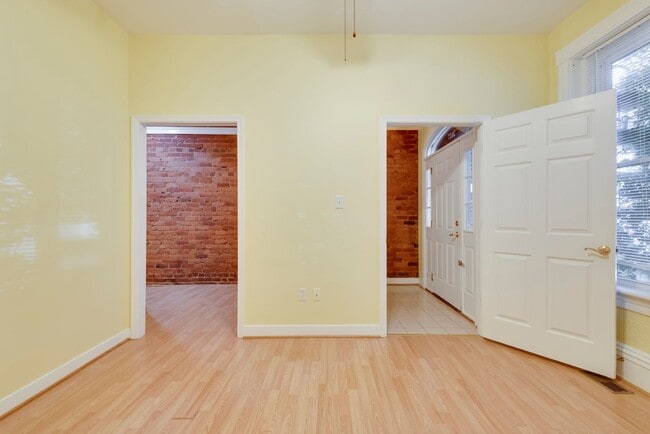 Photo - 2627 W Cary St Unidad B