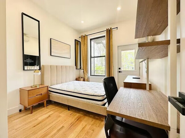 Photo - Furnished room/NOT APARTMENT Unit 2