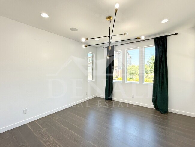 Photo - 1729 W Myrna Ln