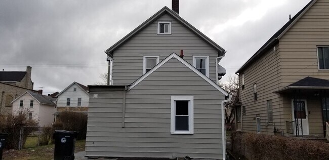 Photo - 2230 Kinkel Ave Unit Up