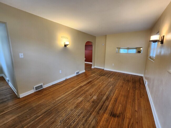 Photo - Two Bedroom Home in Normal