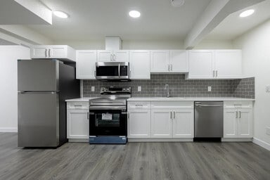 Building Photo - 9815-9107 107 Ave