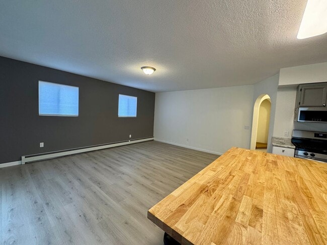 Photo - 136 Trumpeter Ave