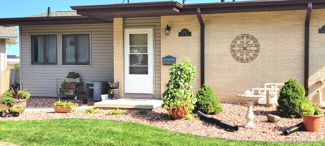 Photo - 1711 Reetz Rd