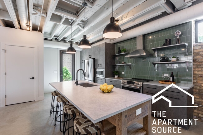 Photo - 2228 N Kedzie Blvd Unit COACH-HOUSE