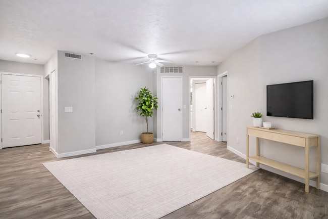 Amplia sala de estar - Royal Cove