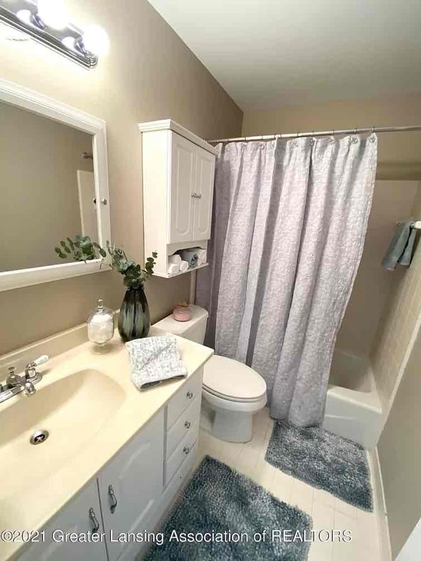 Photo - 2052 Blue Lac Dr