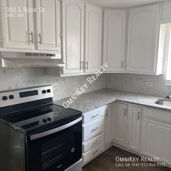 Photo - 302 S Rusk St