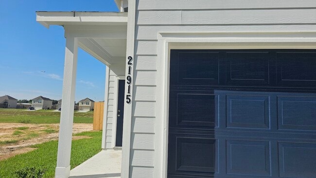 Photo - 21915 Grand Majestic Dr