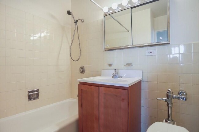 Photo - 5650 N Sheridan Rd Unit 10C