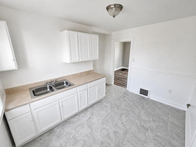 Photo - 15311 Evanston St