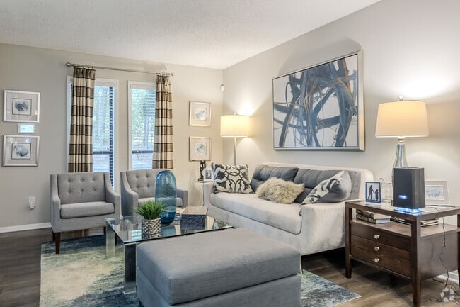 1 habitación, 1 baño, 883 pies cuadrados, sala de estar - The Park At East Ponce Apartments