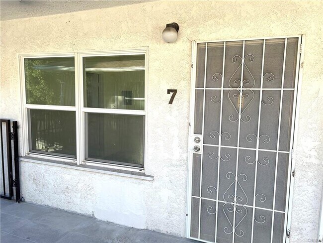 Photo - 476 E Woodbury Rd