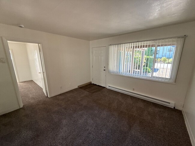 Photo - 233 Kearney St S