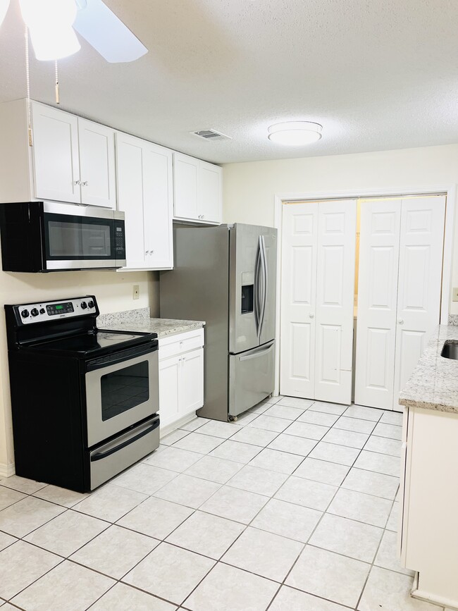 Photo - 1534 Delta Dr